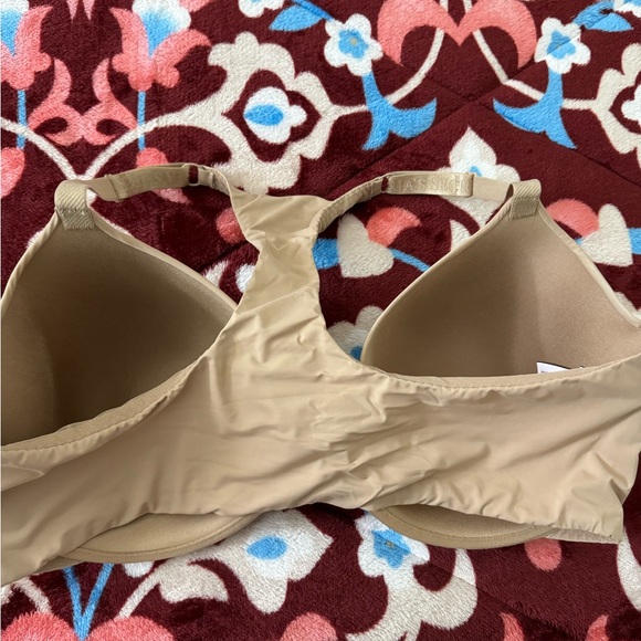 2 vs pink front close bras - Picture 3 of 7